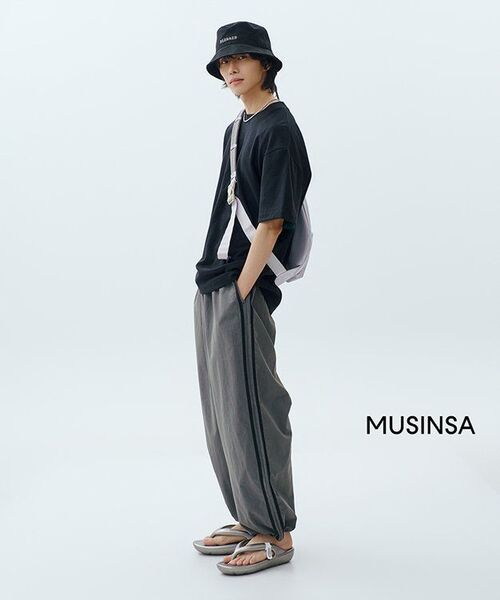 BUTTON SEOUL（ボタンソウル）の「ベーシックラインナイロンストリングパンツ（グレー）（スウェットパンツ・メンズ・その他・MEDIUM/LARGE/X-LARGE/SMALL/X-SMALL）」の2枚目の写真