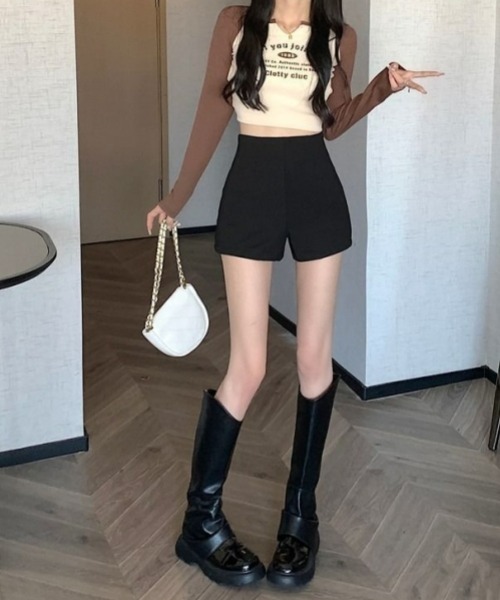 gossip！ロサンゼルス（ゴシップロサンゼルス）の「【Y2Kガーリー】ハイウエスト薄手スーツショートパンツ【新作】【サイズあり】 （韓国ファッションガーリー定番）（その他パンツ・レディース・ブラック・S/M）」の3枚目の写真