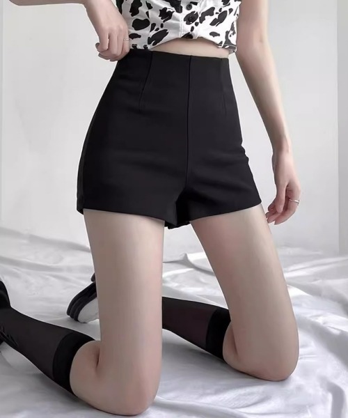 gossip！ロサンゼルス（ゴシップロサンゼルス）の「【Y2Kガーリー】ハイウエスト薄手スーツショートパンツ【新作】【サイズあり】 （韓国ファッションガーリー定番）（その他パンツ・レディース・ブラック・S/M）」の12枚目の写真