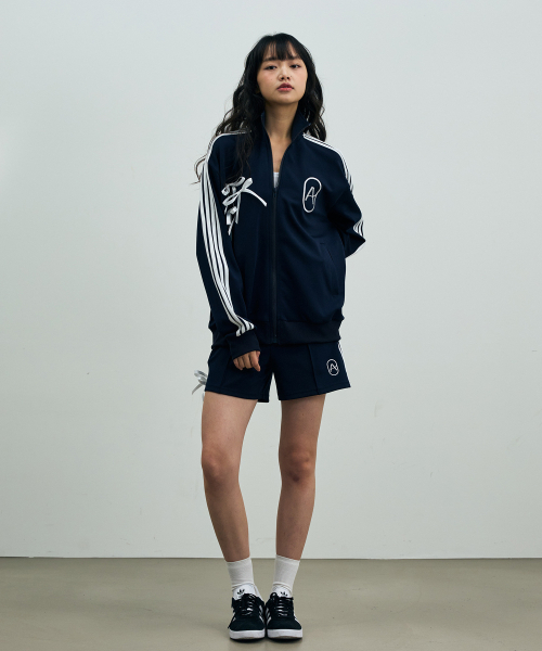 ARI(アリ)の「A RIBBON TRACK TOP / NAVY(ナイロンジャケット・レディース・ネイビー・FREE)」の16枚目の写真
