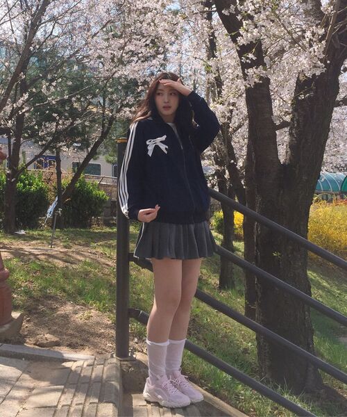 ARI(アリ)の「A RIBBON TRACK TOP / NAVY(ナイロンジャケット・レディース・ネイビー・FREE)」の15枚目の写真