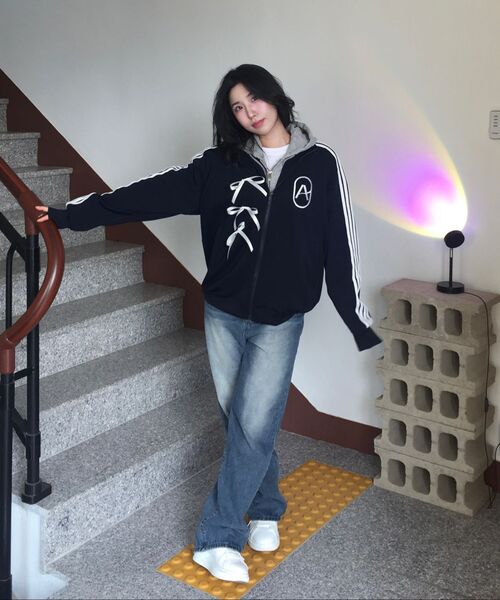 ARI(アリ)の「A RIBBON TRACK TOP / NAVY(ナイロンジャケット・レディース・ネイビー・FREE)」の14枚目の写真