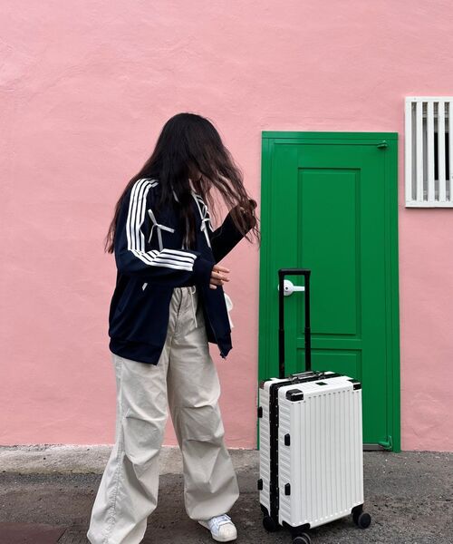 ARI(アリ)の「A RIBBON TRACK TOP / NAVY(ナイロンジャケット・レディース・ネイビー・FREE)」の13枚目の写真