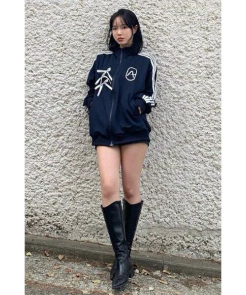 ARI(アリ)の「A RIBBON TRACK TOP / NAVY(ナイロンジャケット・レディース・ネイビー・FREE)」の6枚目の写真