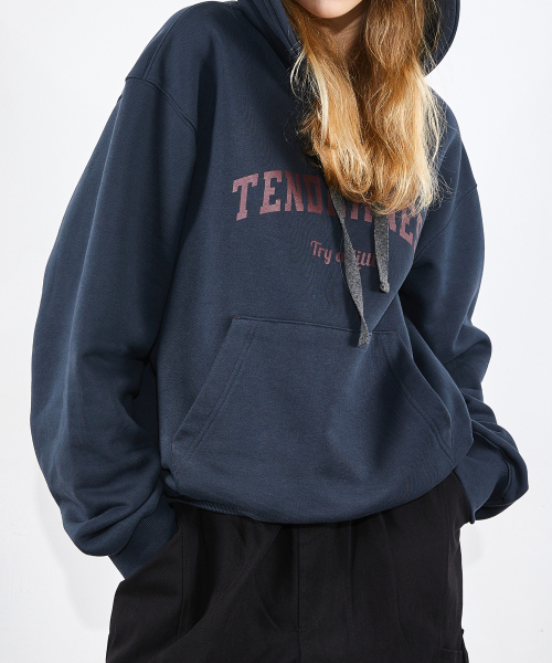 VOYONN(ボヨン)の「グラフィティフードパーカー ダークグレー 0082(パーカー・レディース・ダークグレー・LARGE/MEDIUM/X-LARGE)」の3枚目の写真