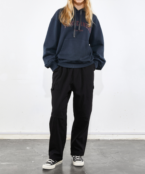 VOYONN(ボヨン)の「グラフィティフードパーカー ダークグレー 0082(パーカー・レディース・ダークグレー・LARGE/MEDIUM/X-LARGE)」の4枚目の写真
