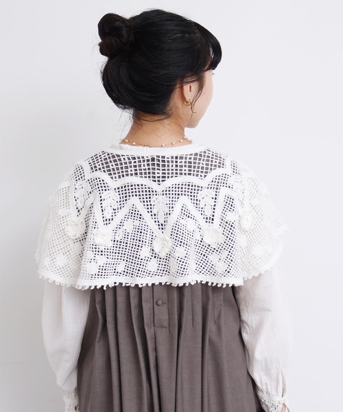 l'atelier du savon(アトリエドサボン)の「handcraft かぎ針とお花のボレロ襟ブラウス(シャツ/ブラウス・レディース・ブラック/ホワイト・FREE)」の21枚目の写真