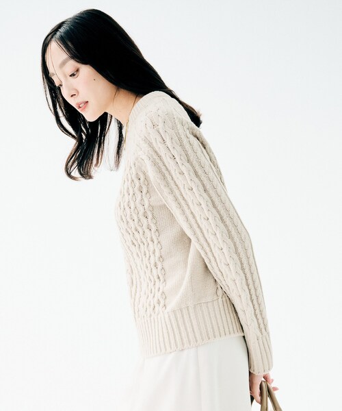 UNTITLED（アンタイトル）の「【洗える】スポンディッシュ ケーブル柄ニット（ニット/セーター・レディース・パープル/ネイビー/ナチュラル/ピンク・02/00/48/44/04）」の9枚目の写真