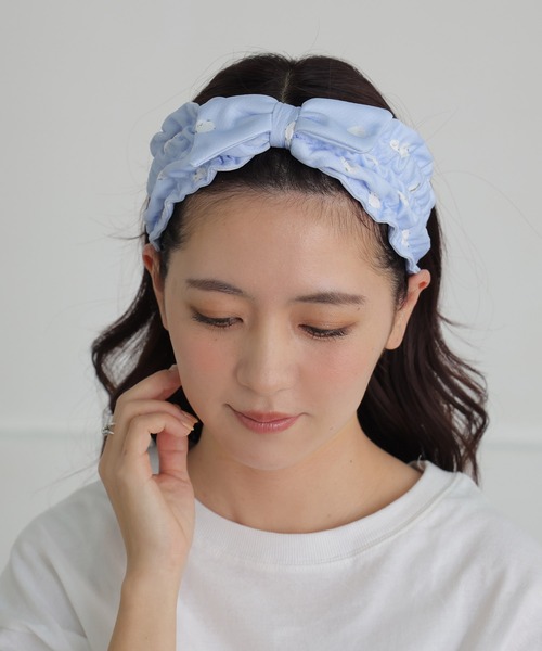 ALTROSE（アルトローズ）の「ヘアバンド 冷感ネッククーラー 2WAY リボン（ヘアバンド・レディース・ブルー系その他4/チェック/グレー/ライトブルー・FREE）」の3枚目の写真