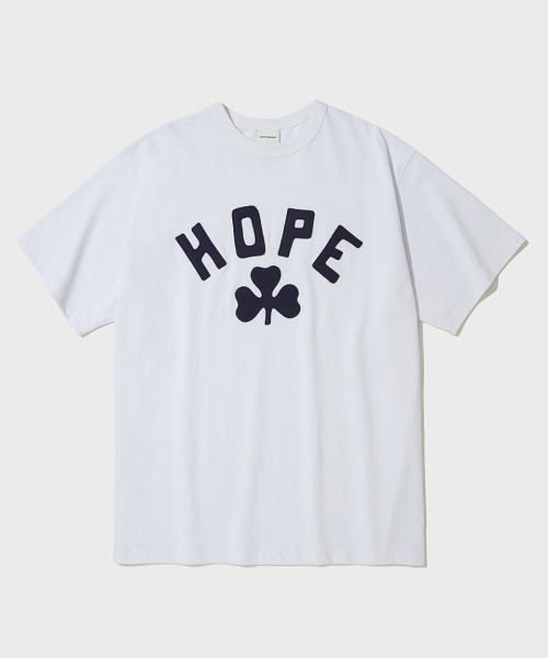 OUTSTANDING(アウトスタンディング)の「VSC TEE(HOPE)_ホワイト(Tシャツ/カットソー・レディース・その他・LARGE/SMALL/MEDIUM)」の1枚目の写真