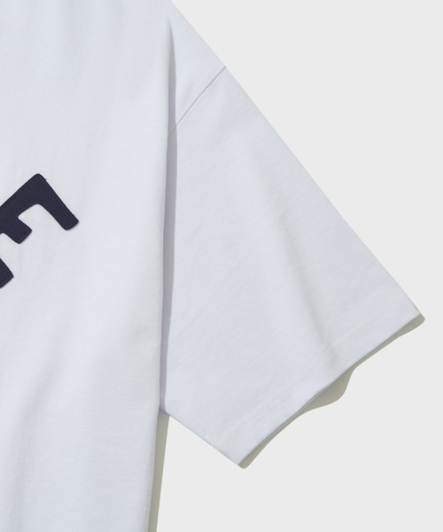 OUTSTANDING(アウトスタンディング)の「VSC TEE(HOPE)_ホワイト(Tシャツ/カットソー・レディース・その他・LARGE/SMALL/MEDIUM)」の3枚目の写真