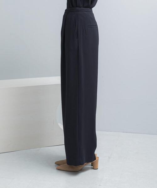 URBAN RESEARCH ROSSO WOMEN（アーバンリサーチ　ロッソ）の「トリアセテート混パンツ（その他パンツ・レディース・ライトベージュ/ネイビー・38/36）」の8枚目の写真