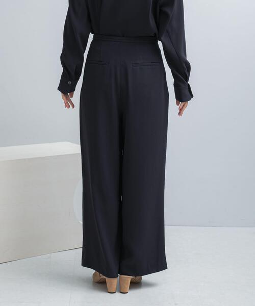 URBAN RESEARCH ROSSO WOMEN（アーバンリサーチ　ロッソ）の「トリアセテート混パンツ（その他パンツ・レディース・ライトベージュ/ネイビー・38/36）」の9枚目の写真