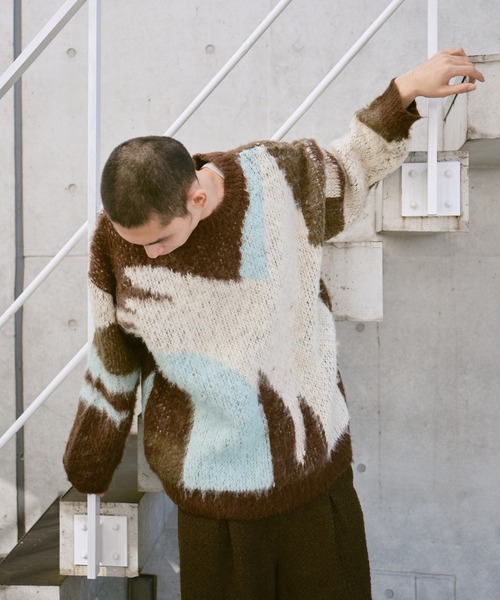 Camphor wood）銀箔加工グラデーションVネックケーブルニット off