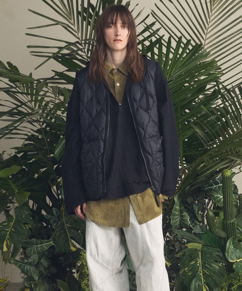 MAISON SPECIAL(メゾンスペシャル)の「《UNISEX》【TAION/タイオン】VネックWジップソフトシェルダウンベスト【MAISON SPECIAL/メゾンスペシャル】(ダウンベスト・メンズ・ブラック/ライトグリーン/チャコールグレー・2/1/0)」の12枚目の写真