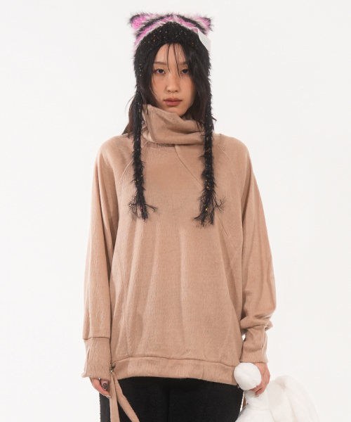 FANYOUNG(ファンヤング)の「ヘアリー ジップスリット プルオーバー キャメル(Tシャツ/カットソー・レディース・その他・FREE)」の2枚目の写真