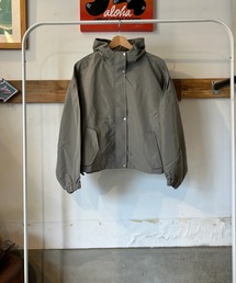 URBAN ISLAND SOCIETY（アーバンアイランドソサエティ）の「【URBAN ISLAND SOCIETY/アーバンアイランドソサエティ】UIS MOUNTAIN JACKET マウンテンパーカー フード付き ショート丈（マウンテンパーカー）」