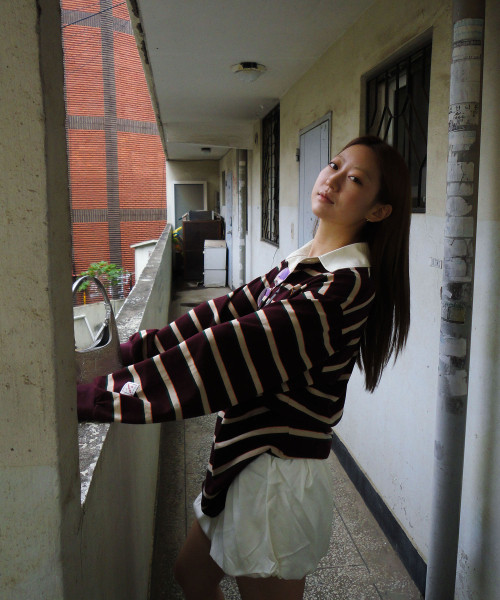 MENASOO(ミナス)の「Menasoo Stripe Rugby T Shirt_Burgundy(ポロシャツ・レディース・バーガンディー・F)」の2枚目の写真