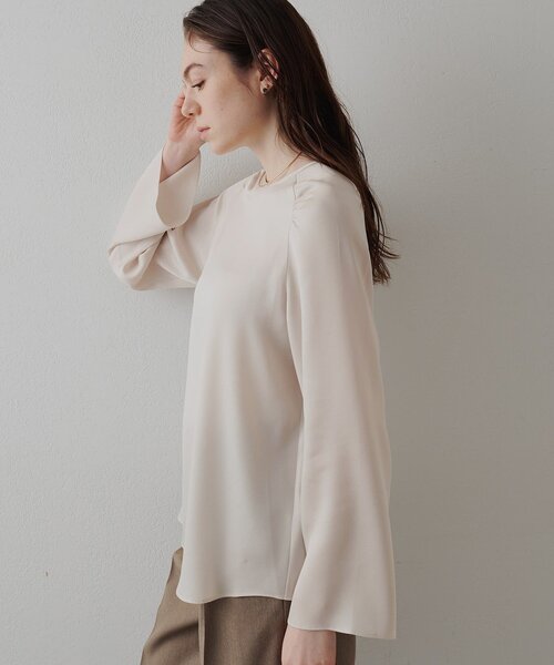 Drawing Numbers（ドローイング ナンバーズ）の「【Drawing Numbers】バックジョーゼットサテンブラウス（シャツ/ブラウス・レディース・ネイビー/ライトベージュ・38）」の5枚目の写真