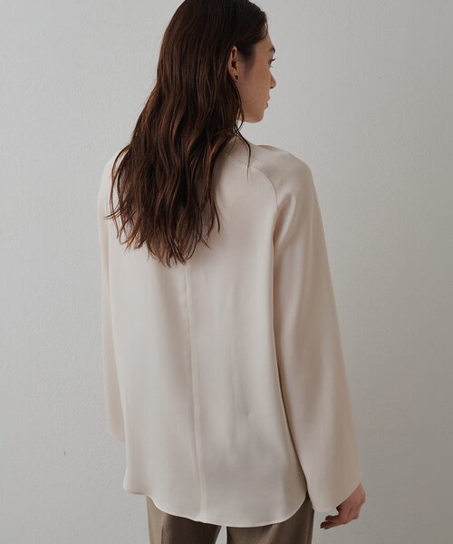 Drawing Numbers（ドローイング ナンバーズ）の「【Drawing Numbers】バックジョーゼットサテンブラウス（シャツ/ブラウス・レディース・ネイビー/ライトベージュ・38）」の8枚目の写真