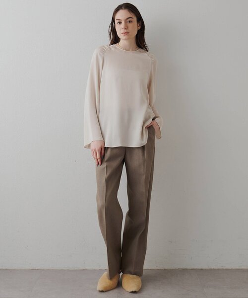 Drawing Numbers（ドローイング ナンバーズ）の「【Drawing Numbers】バックジョーゼットサテンブラウス（シャツ/ブラウス・レディース・ネイビー/ライトベージュ・38）」の3枚目の写真