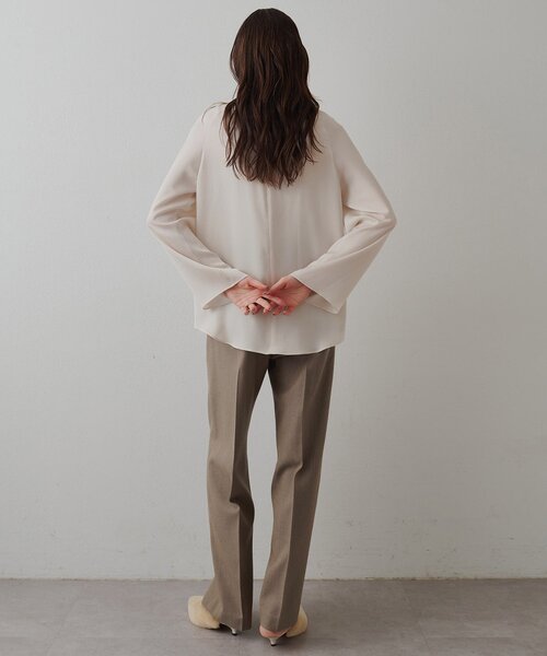 Drawing Numbers（ドローイング ナンバーズ）の「【Drawing Numbers】バックジョーゼットサテンブラウス（シャツ/ブラウス・レディース・ネイビー/ライトベージュ・38）」の7枚目の写真