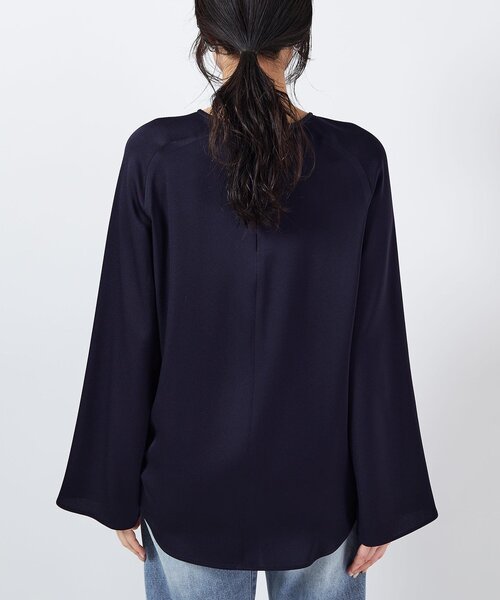 Drawing Numbers（ドローイング ナンバーズ）の「【Drawing Numbers】バックジョーゼットサテンブラウス（シャツ/ブラウス・レディース・ネイビー/ライトベージュ・38）」の17枚目の写真