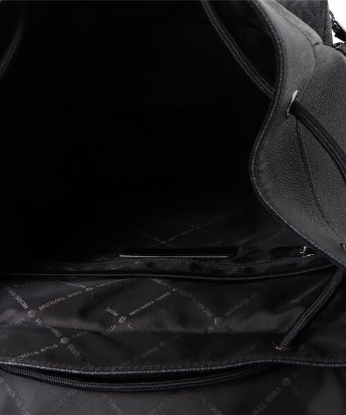 MICHAEL KORS(マイケルコース)の「JET SET トリプルポケット バックパック - MKシグネチャー(バックパック/リュック・メンズ・ブラック・FREE)」の7枚目の写真