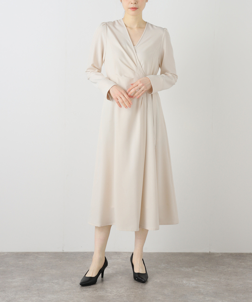 La TOTALITE（ラトータリテ）の「【洗える】カシュクールワンピース（ワンピース・レディース・アイボリー/ネイビー・36/38）」の5枚目の写真