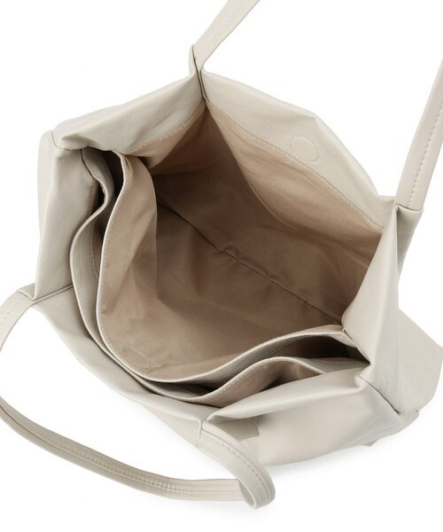 grove（グローブ）の「【A4】タックポケ3層トート（トートバッグ・レディース・ブラック/ブラック系4/ナチュラル・00）」の12枚目の写真