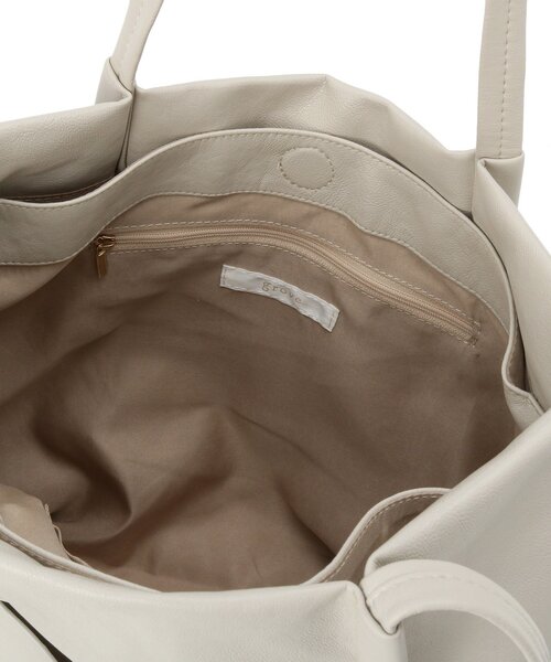 grove（グローブ）の「【A4】タックポケ3層トート（トートバッグ・レディース・ブラック/ブラック系4/ナチュラル・00）」の14枚目の写真