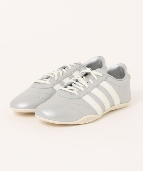 adidas(アディダス)の「【adidas】GRAND COURT LO W(スニーカー・レディース・シルバー・23.0cm/23.5cm/24.0cm/24.5cm/25.0cm)」の1枚目の写真