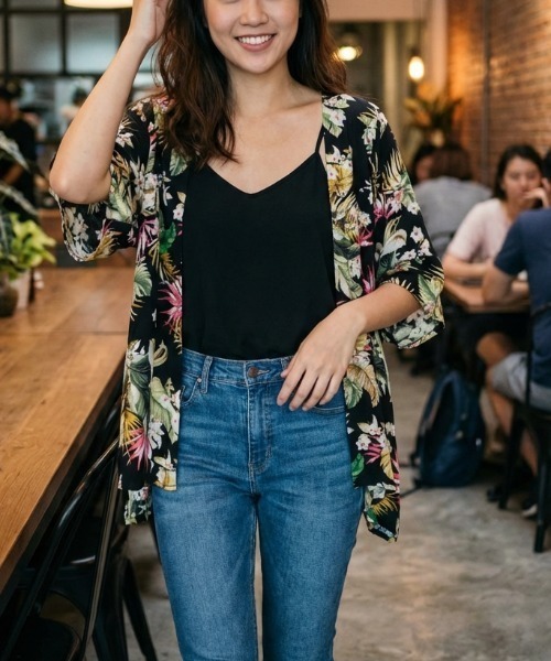 rip curl（リップカール）の「【RIPCURL（リップカール）】ON THE COAST KIMONO/レディース  レーヨン　半端袖　総柄シャツ（シャツ/ブラウス・レディース・ナチュラル/ブラック・X-SMALL）」の2枚目の写真