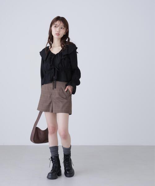 FREE'S MART（フリーズマート）の「◆衿フリルペプラム前開きブラウス（シャツ/ブラウス・レディース・ブラック/ホワイト/ブルー・FREE）」の19枚目の写真