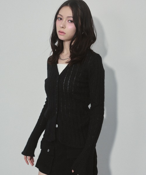 ENVYM（アンビー）の「フロントボタンVネックシアーニット（ニット/セーター・レディース・カーキ/アイボリー/ブラック/パープル・FREE）」の16枚目の写真