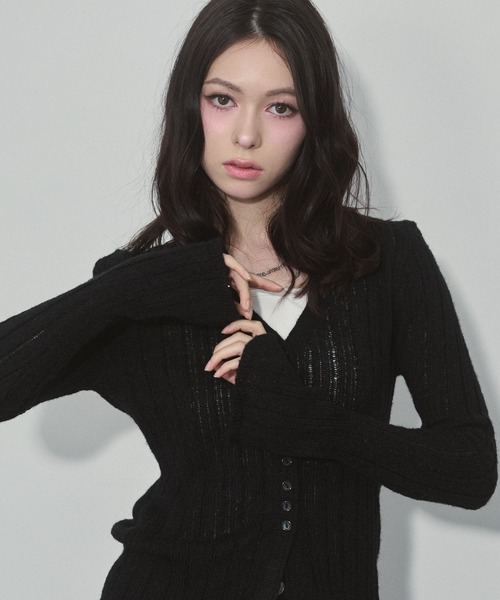 ENVYM（アンビー）の「フロントボタンVネックシアーニット（ニット/セーター・レディース・カーキ/アイボリー/ブラック/パープル・FREE）」の18枚目の写真