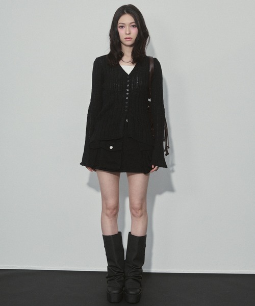 ENVYM（アンビー）の「フロントボタンVネックシアーニット（ニット/セーター・レディース・カーキ/アイボリー/ブラック/パープル・FREE）」の19枚目の写真