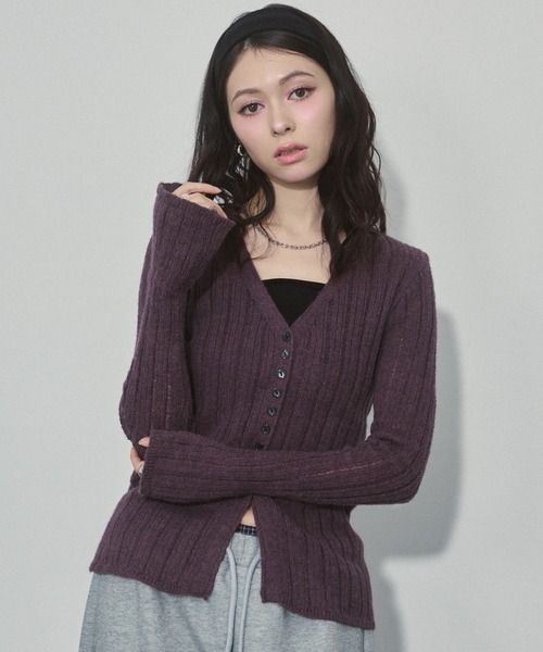 ENVYM（アンビー）の「フロントボタンVネックシアーニット（ニット/セーター・レディース・カーキ/アイボリー/ブラック/パープル・FREE）」の20枚目の写真