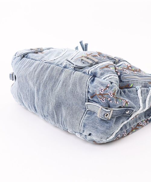 Desigual（デシグアル）の「バックルデザイン ステッチワーク デニムショルダーバッグ（ショルダーバッグ・レディース・ブルー・FREE）」の7枚目の写真