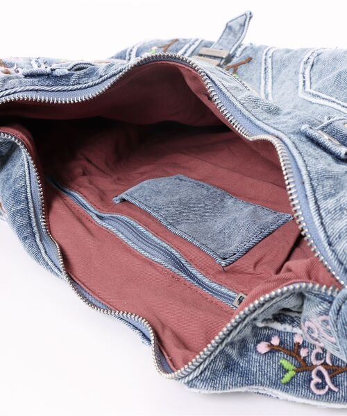 Desigual（デシグアル）の「バックルデザイン ステッチワーク デニムショルダーバッグ（ショルダーバッグ・レディース・ブルー・FREE）」の8枚目の写真