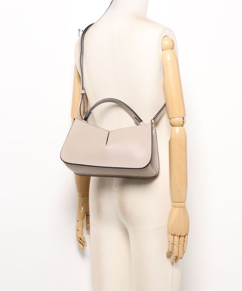 LORISTELLA(ロリステッラ)の「【LORISTELLA】Vカットレザー2WAYハンドバッグ(Q66428)(ハンドバッグ・レディース・ライトベージュ・ALL)」の5枚目の写真