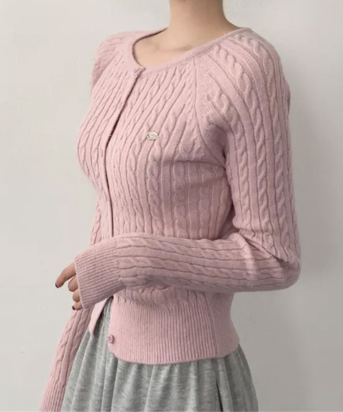 VIVID LADY(ビビッドレディー)の「ケーブル編み ショート丈 ニットカーディガン(カーディガン/ボレロ・レディース・ライトブルー/ブラック/アイボリー/グレー/レッド/ピンク/ブラウン・FREE)」の13枚目の写真