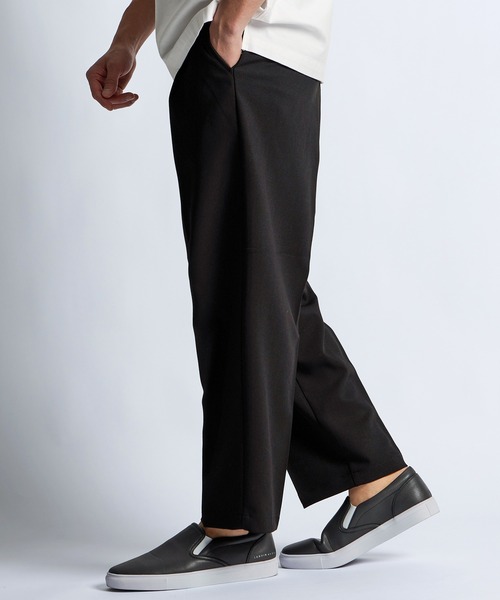 LANVIN en Bleu(ランバンオンブルー)の「コードレーン ワイドパンツ(スラックス・メンズ・グレー/ブラック・46/48/50/52)」の7枚目の写真
