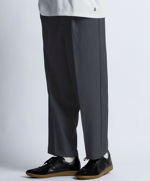 LANVIN en Bleu(ランバンオンブルー)の「コードレーン ワイドパンツ(スラックス・メンズ・グレー/ブラック・46/48/50/52)」の3枚目の写真