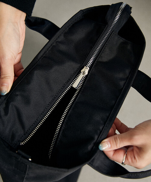 OUTDOOR PRODUCTS（アウトドアプロダクツ）の「OUTDOOR PRODUCTS/アウトドアプロダクツ ストライプ テープ 2WAY トートバッグ　限定展開（トートバッグ・レディース・その他9/ブラック・ONE SIZE）」の5枚目の写真