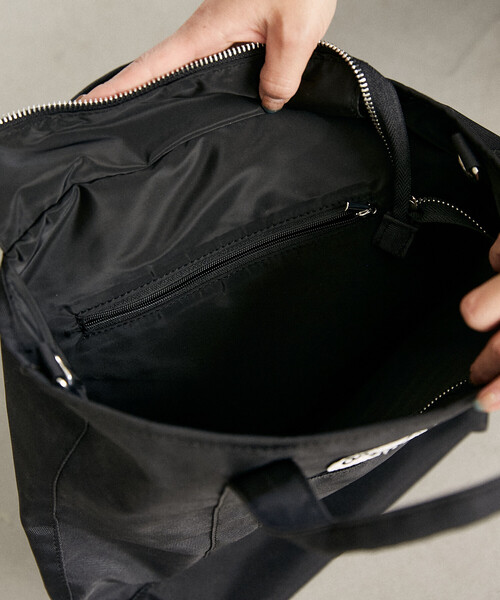 OUTDOOR PRODUCTS（アウトドアプロダクツ）の「OUTDOOR PRODUCTS/アウトドアプロダクツ ストライプ テープ 2WAY トートバッグ　限定展開（トートバッグ・レディース・その他9/ブラック・ONE SIZE）」の6枚目の写真