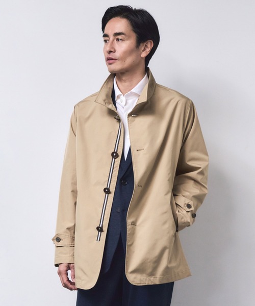 JUN STANDARD PICKS（ジュンスタンダードピックス）の「撥水パラシュートボタンスタンドコート（トレンチコート・メンズ・ベージュ/ブラック・L/LL/S/M）」の2枚目の写真