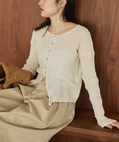 plage（プラージュ）の「LES ATELIERS FRANCAIS DE CONFECTION 別注 OPEN BTN 2WAY ブラウス（シャツ/ブラウス・レディース・ホワイト/アイボリー/ブラック・FREE）」の3枚目の写真