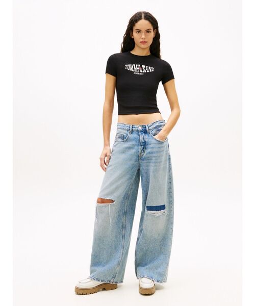 tommy jeans(トミー ジーンズ)の「スリムウェービーフラッグショートスリーブTシャツ(Tシャツ/カットソー・レディース・ブラック/ホワイト/レッド・X-SMALL/SMALL/MEDIUM/LARGE)」の15枚目の写真