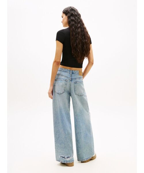 tommy jeans(トミー ジーンズ)の「スリムウェービーフラッグショートスリーブTシャツ(Tシャツ/カットソー・レディース・ブラック/ホワイト/レッド・X-SMALL/SMALL/MEDIUM/LARGE)」の16枚目の写真